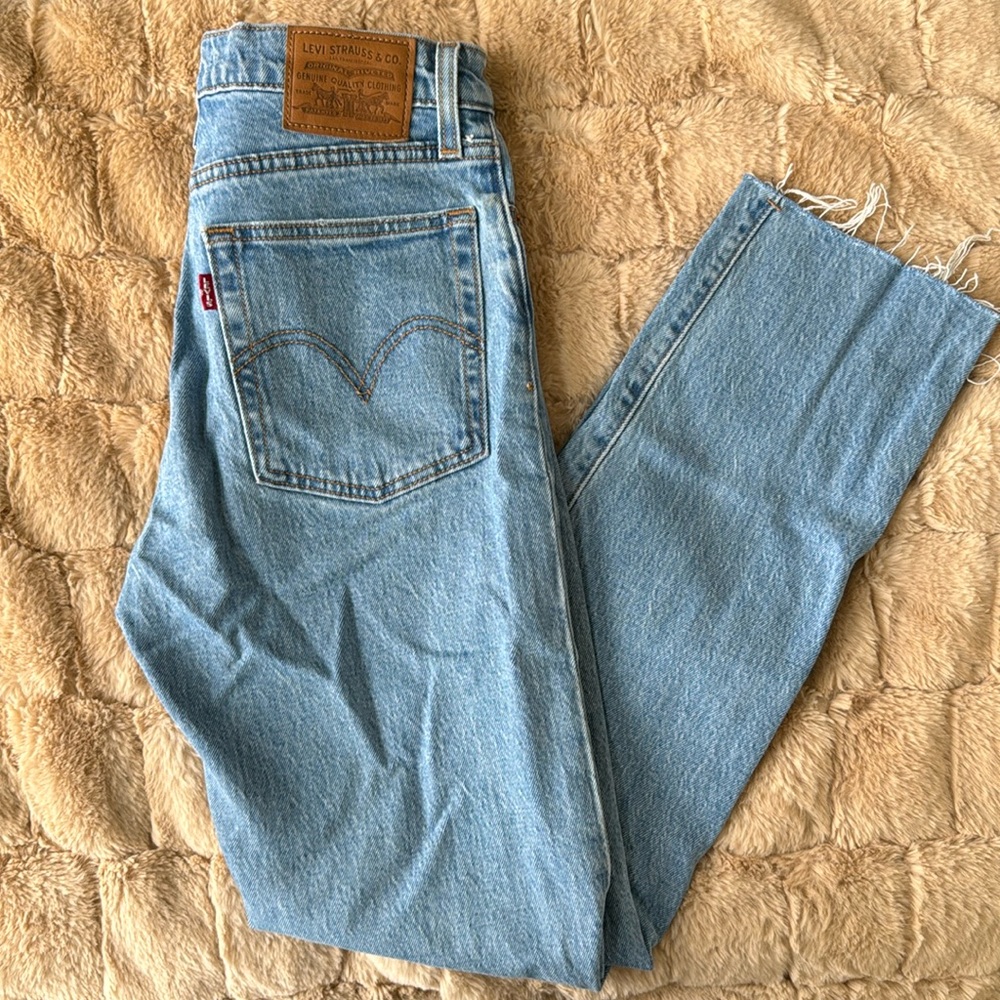 LEVIS WEDGIE STRAIGHT DENIM